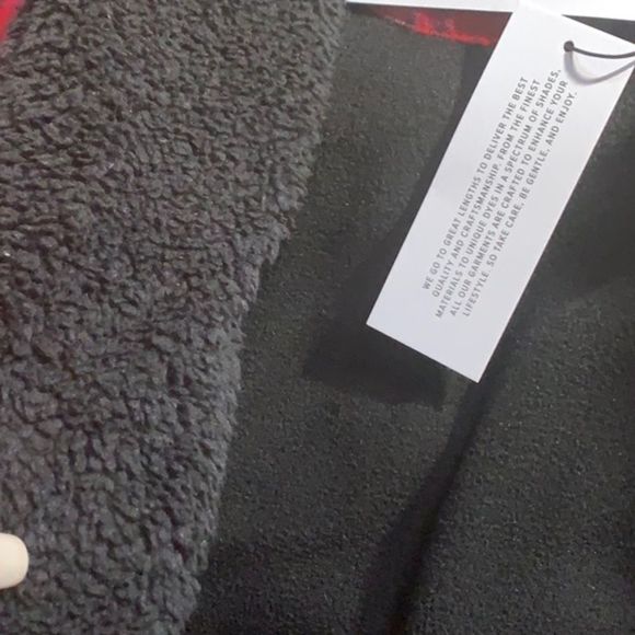 NEW
UGG
Men's Kalib Fleece-Lined Plaid Robe - Picture 16 of 16